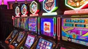 link sarana365 mobile app showing live casino tables and sportsbook navigation